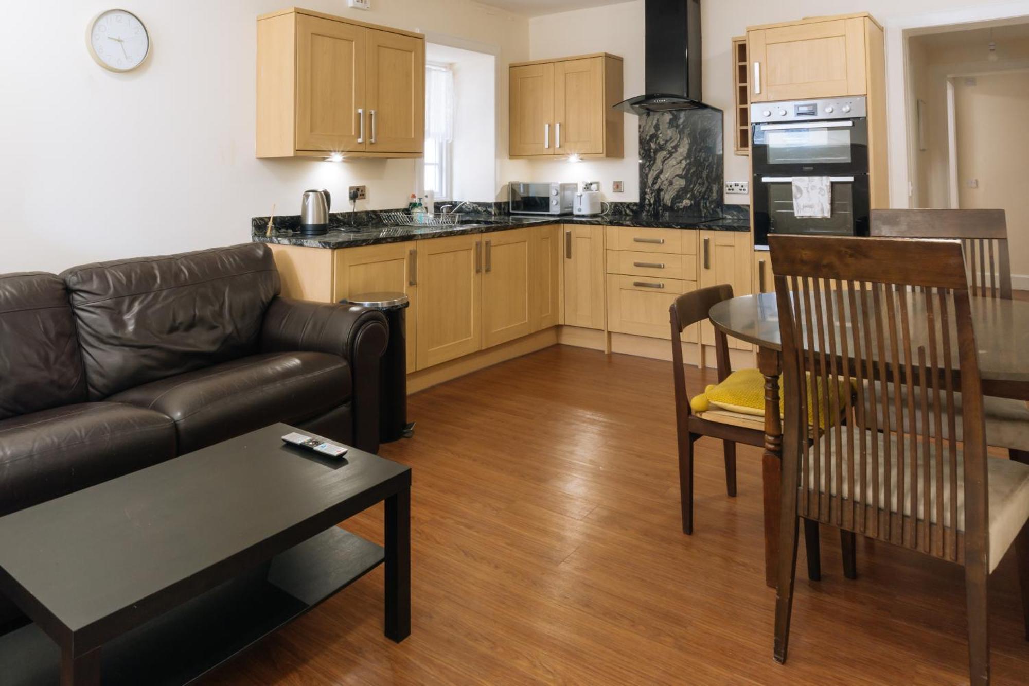 Homely 3 Bedroom In The Heart Of Central Edinburgh Exterior photo